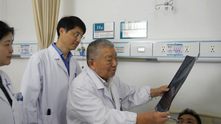 新華網‖慕容慎行：65年黨齡堅守經常掛在嘴邊的真心信仰