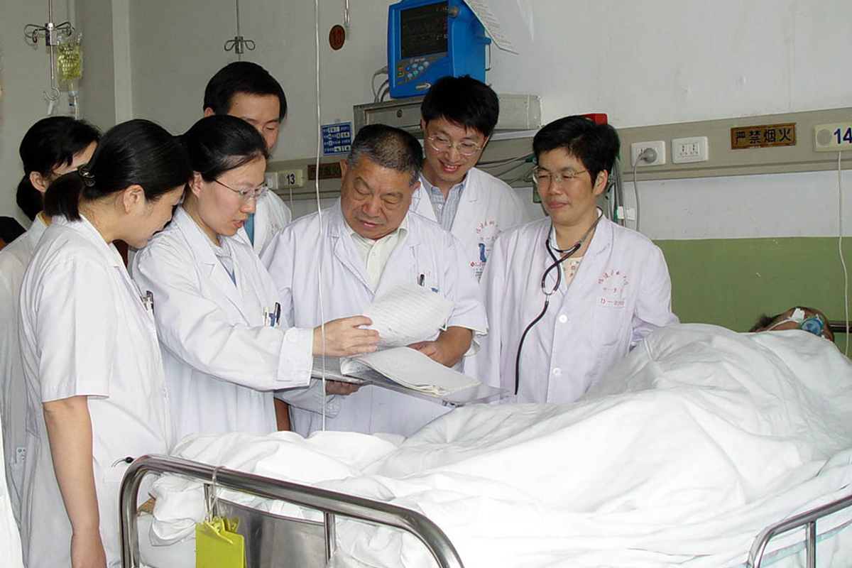 新華網(wǎng)‖慎行一生 盡顯大醫(yī)風(fēng)范