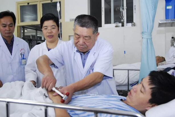 新華網‖福建神經內科泰斗慕容慎行逝世  六十年從醫不辜負任何一位病人