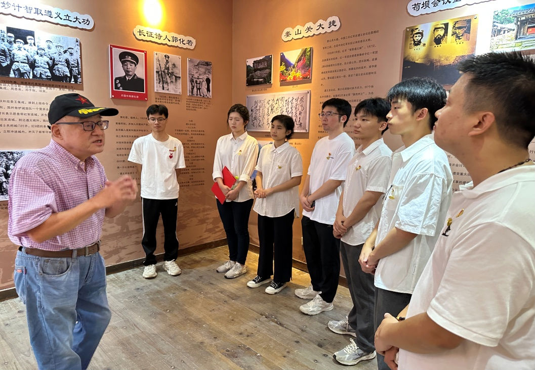傳承紅軍長征精神 踐行青年使命擔當——福建醫科大學第一臨床醫學院關工委組織參觀革命歷史圖片展活動