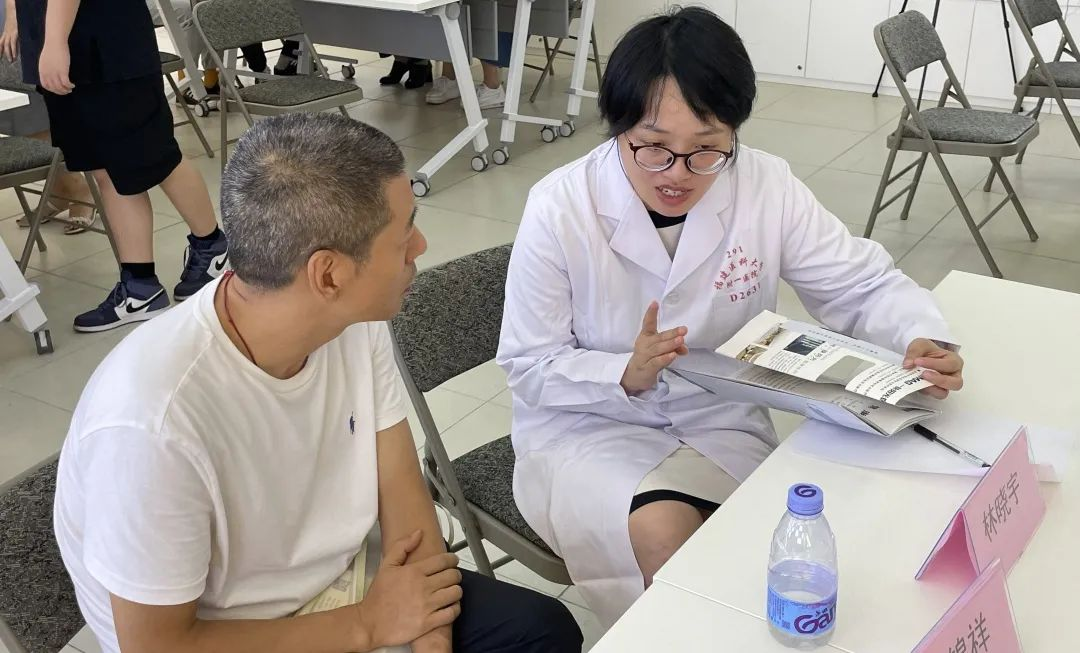 我院肝病中心肝內科舉辦“8.19醫師節”科普義診活動