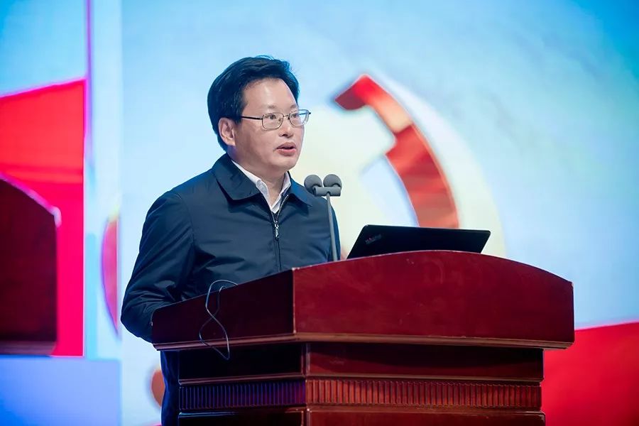 『先進典型』福建醫科大學舉辦慕容慎行同志先進事跡報告會 『先進典型』福建醫科大學舉辦慕容慎行同志先進事跡報告會