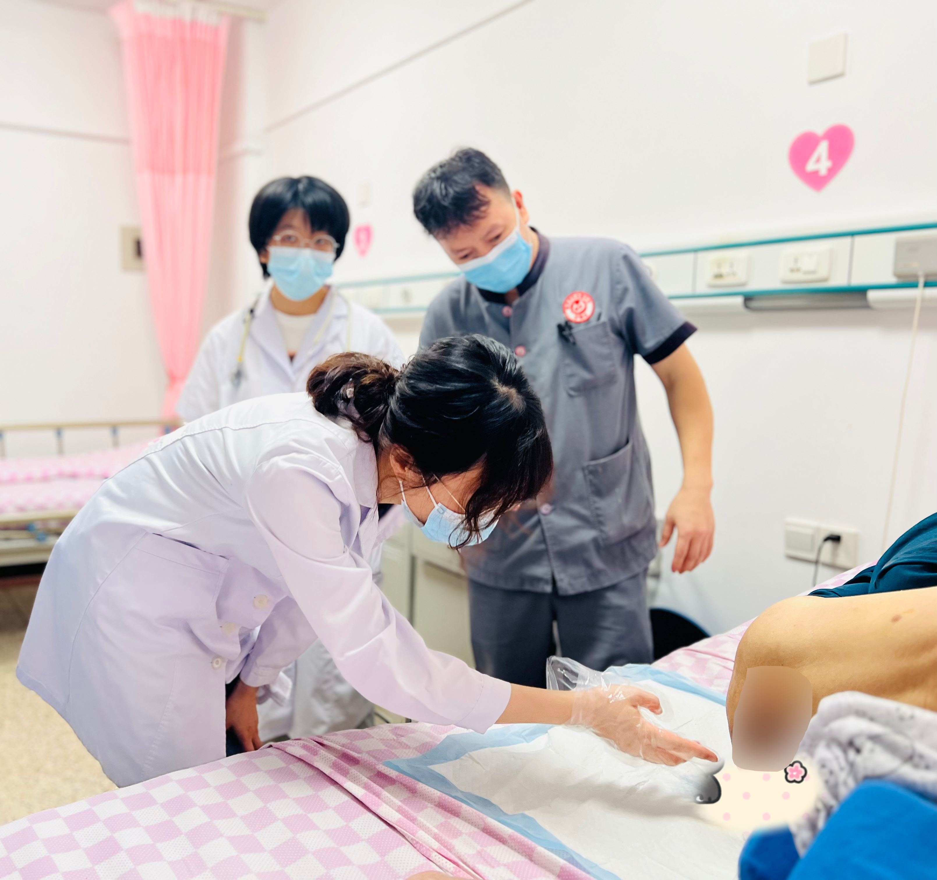 奮進強國路  闊步新征程——福醫附一醫院與福州市社會福利院聯合開展慶祝新中國成立75周年暨全國科普日主題黨日活動