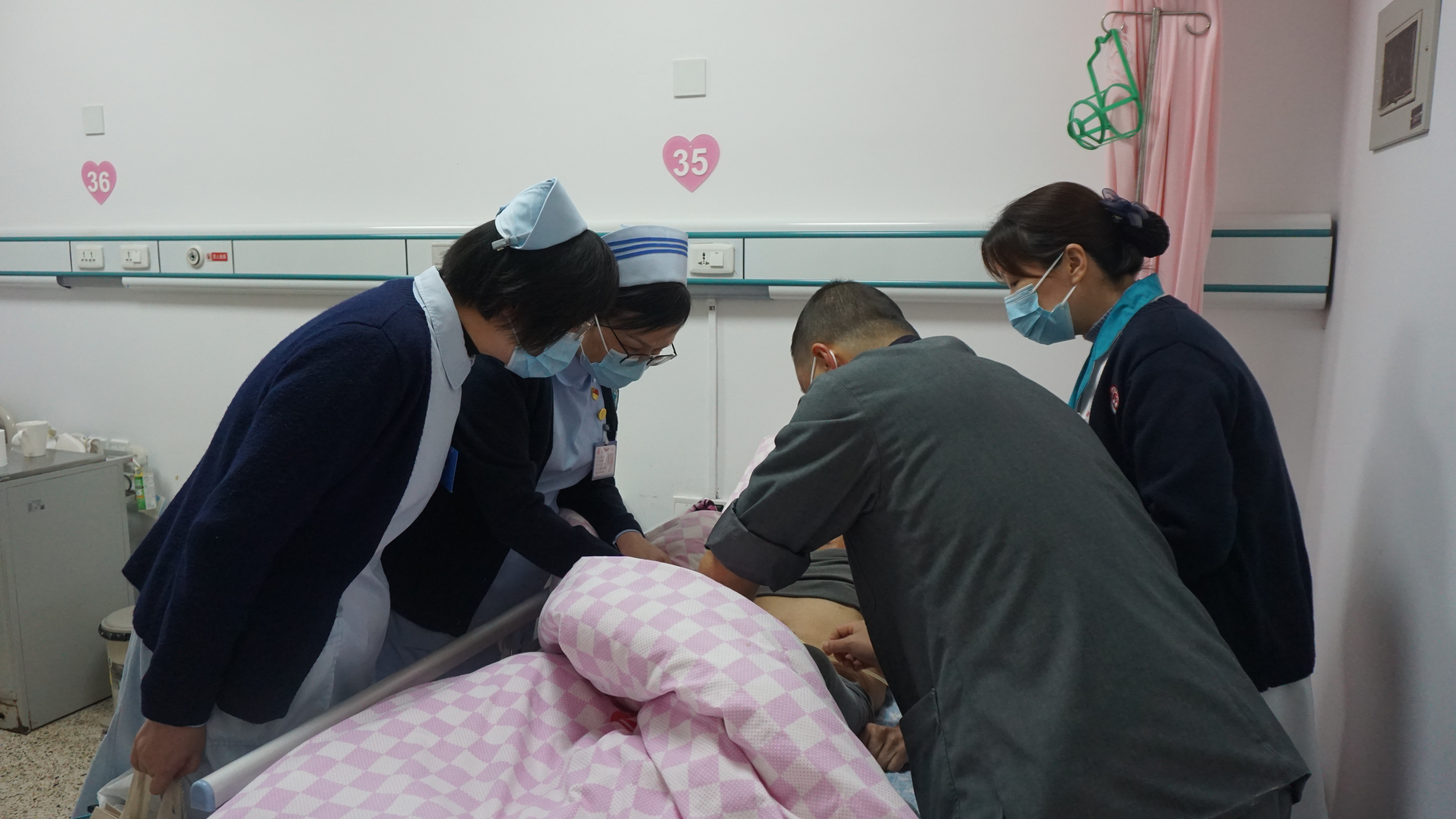 有福之州老有所醫 溫情附一健康助力 ——我院與福州市社會福利院聯合開展學雷鋒護理科技志愿服務活動