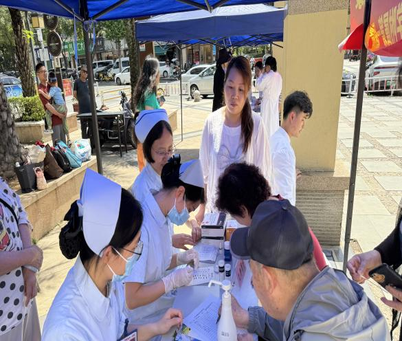 我院肝病中心肝內科開展2025年護理科普周義診